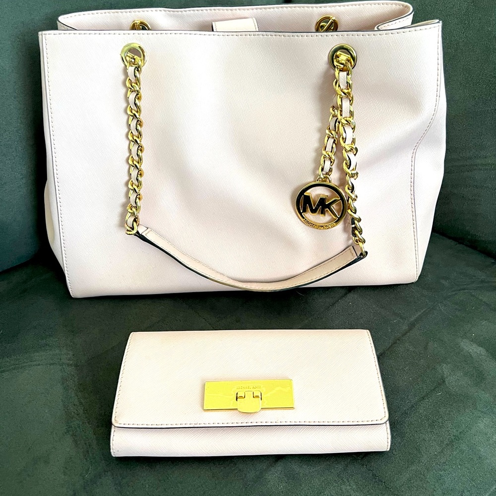 Light baby pink Micheal Kors handbag and matching wallet